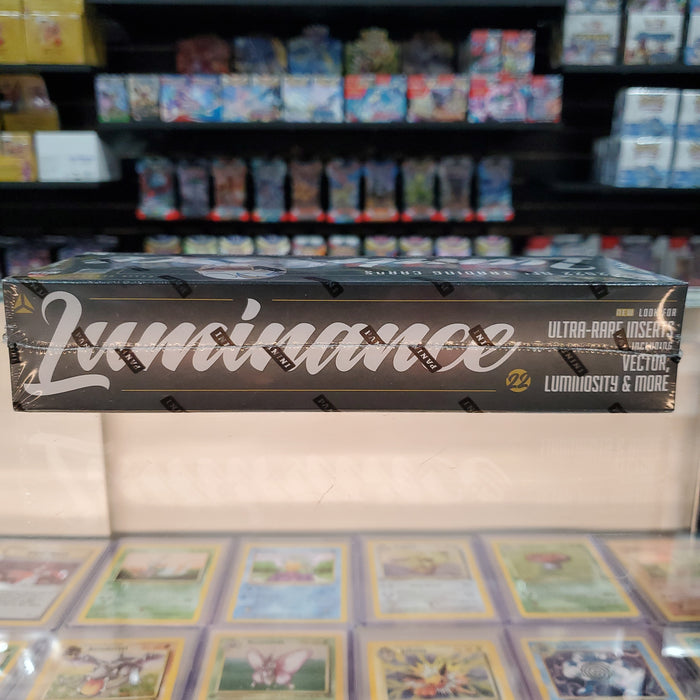 2022 Luminance Football Hobby Box